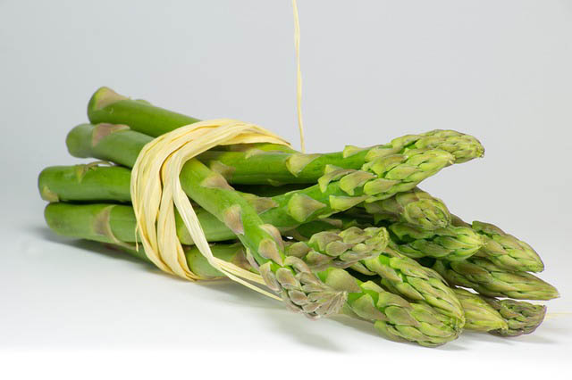 a bunch of asparagus